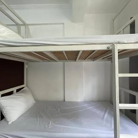 Lawton Residences Studio Room 3B - 4 Pax