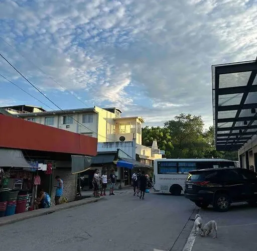 Lawton Residences 3b - 4 Pax *